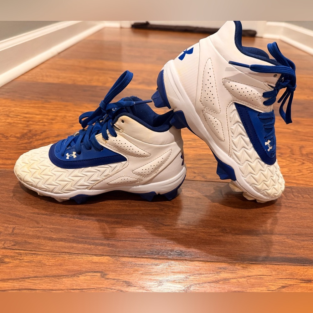 Under Armour Kids baseball cleats